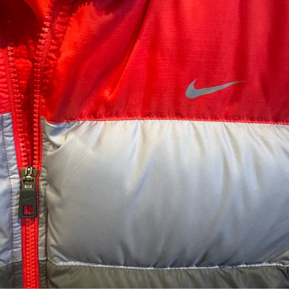 Nike 550 Men's Red and Gray Puffer Vest - Picture 3 of 6